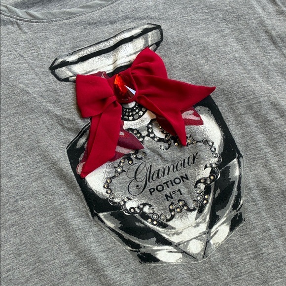 White House Black Market Gray Tee with Red Bow Detail - Picture 2 of 3